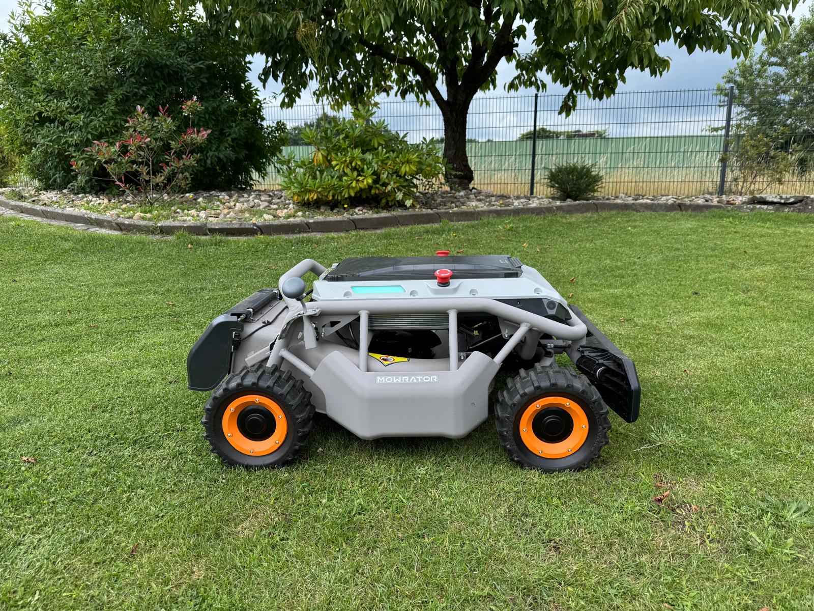 Mowrator S1 Mähroboter mit Fernsteuerung, Allrad-Antrieb & 18 Ah Batterie | für 4500 m² – Bild 5