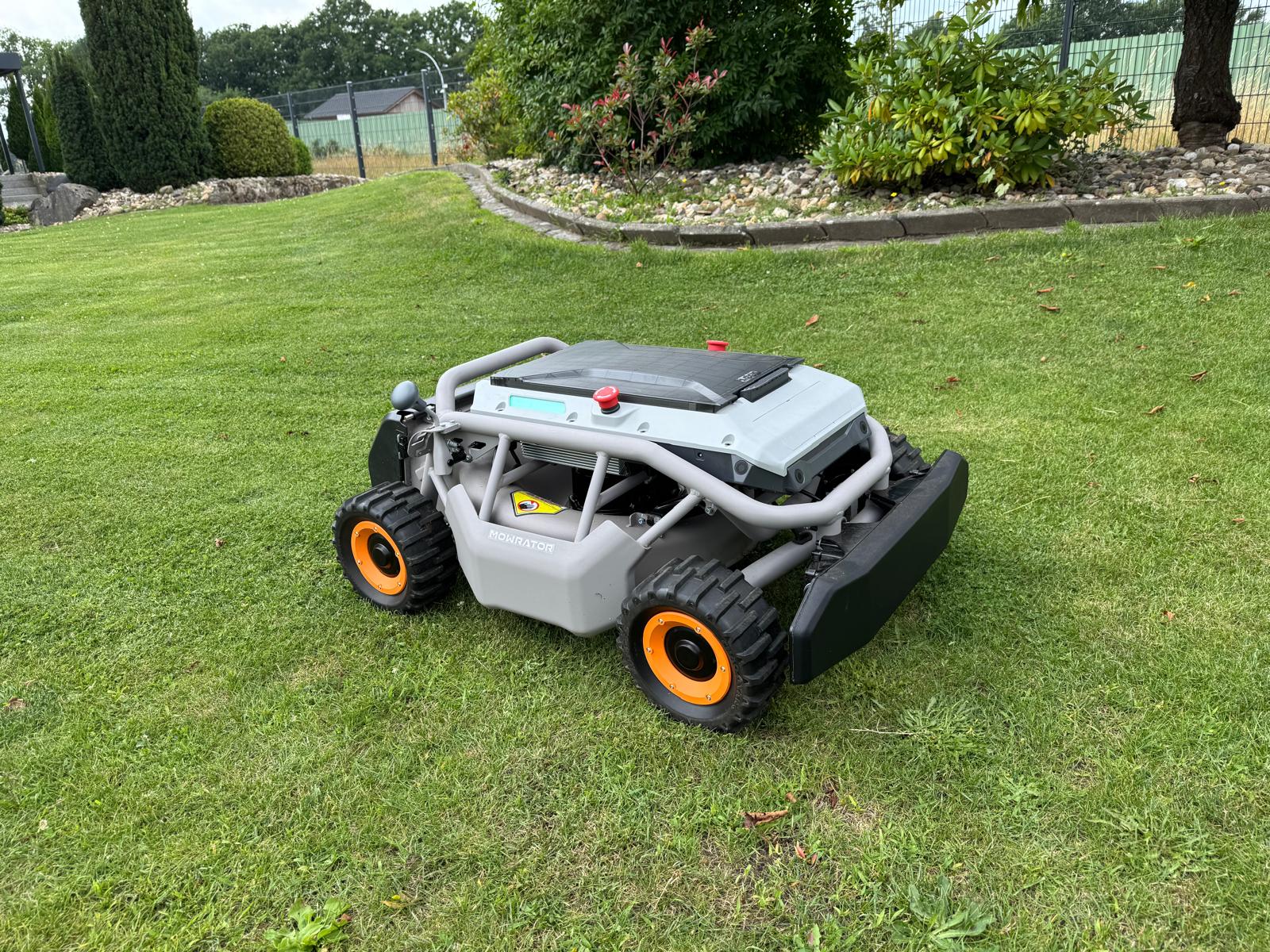 Mowrator S1 Mähroboter mit Fernsteuerung, Allrad-Antrieb & 18 Ah Batterie | für 4500 m² – Bild 4