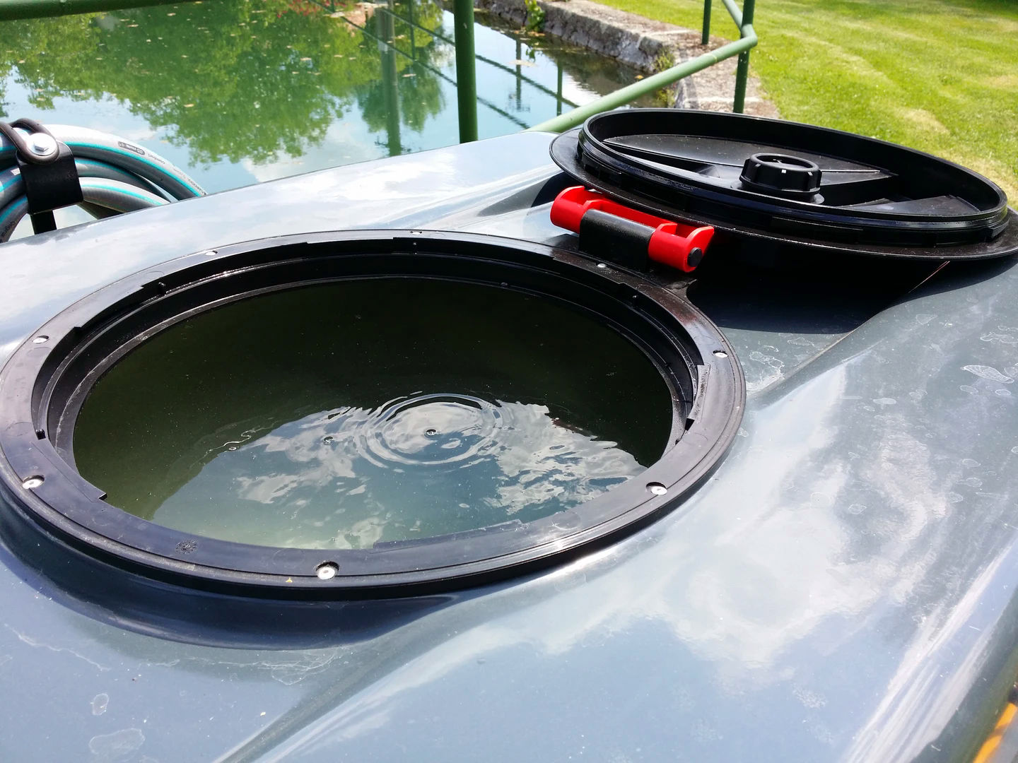 Vares P300+ Tankwagenaufbau 300 Liter für HV/TR 220/350-7 Anhänger – Bild 7