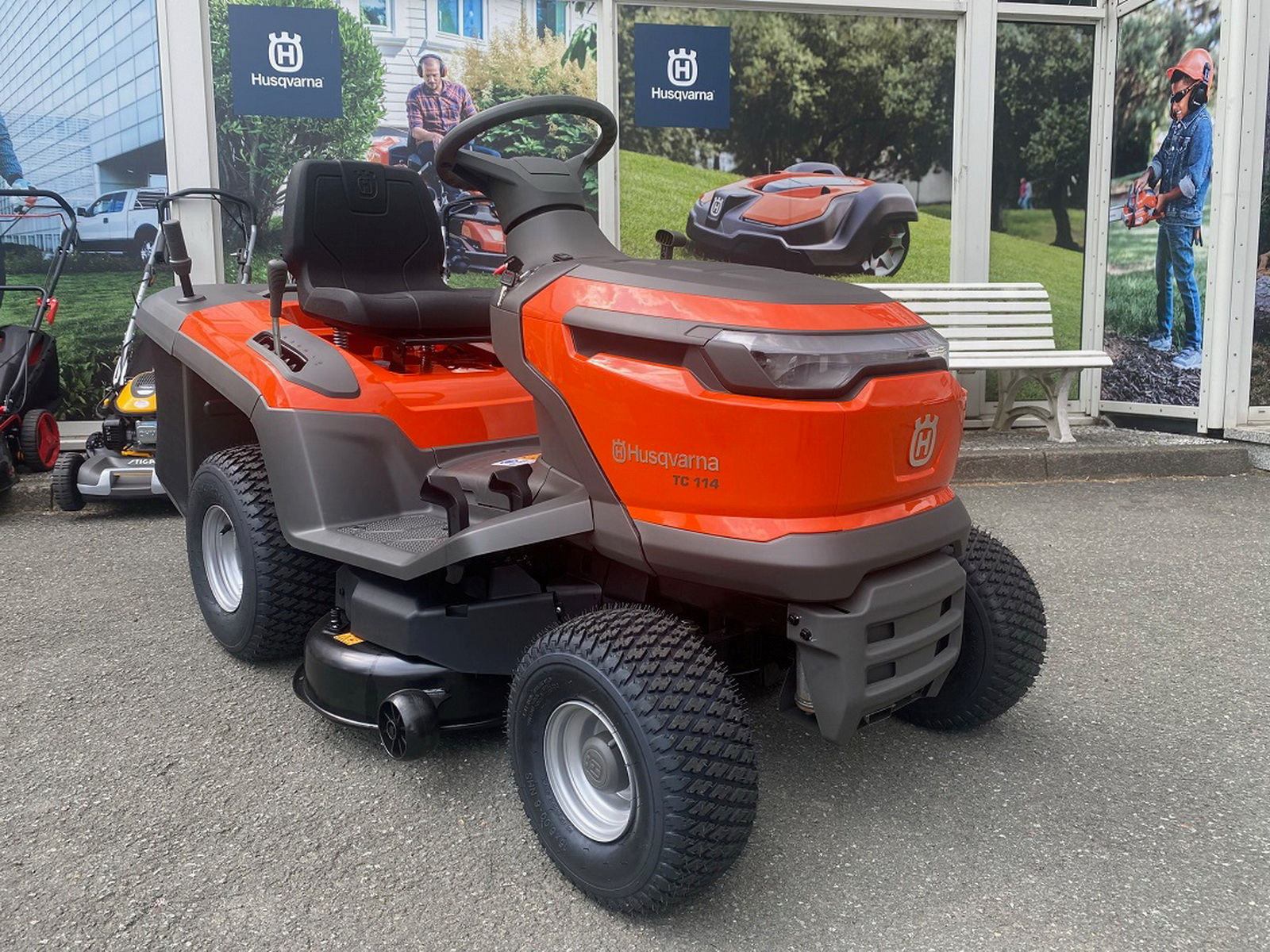 Husqvarna TC 114 Rasentraktor – Bild 2