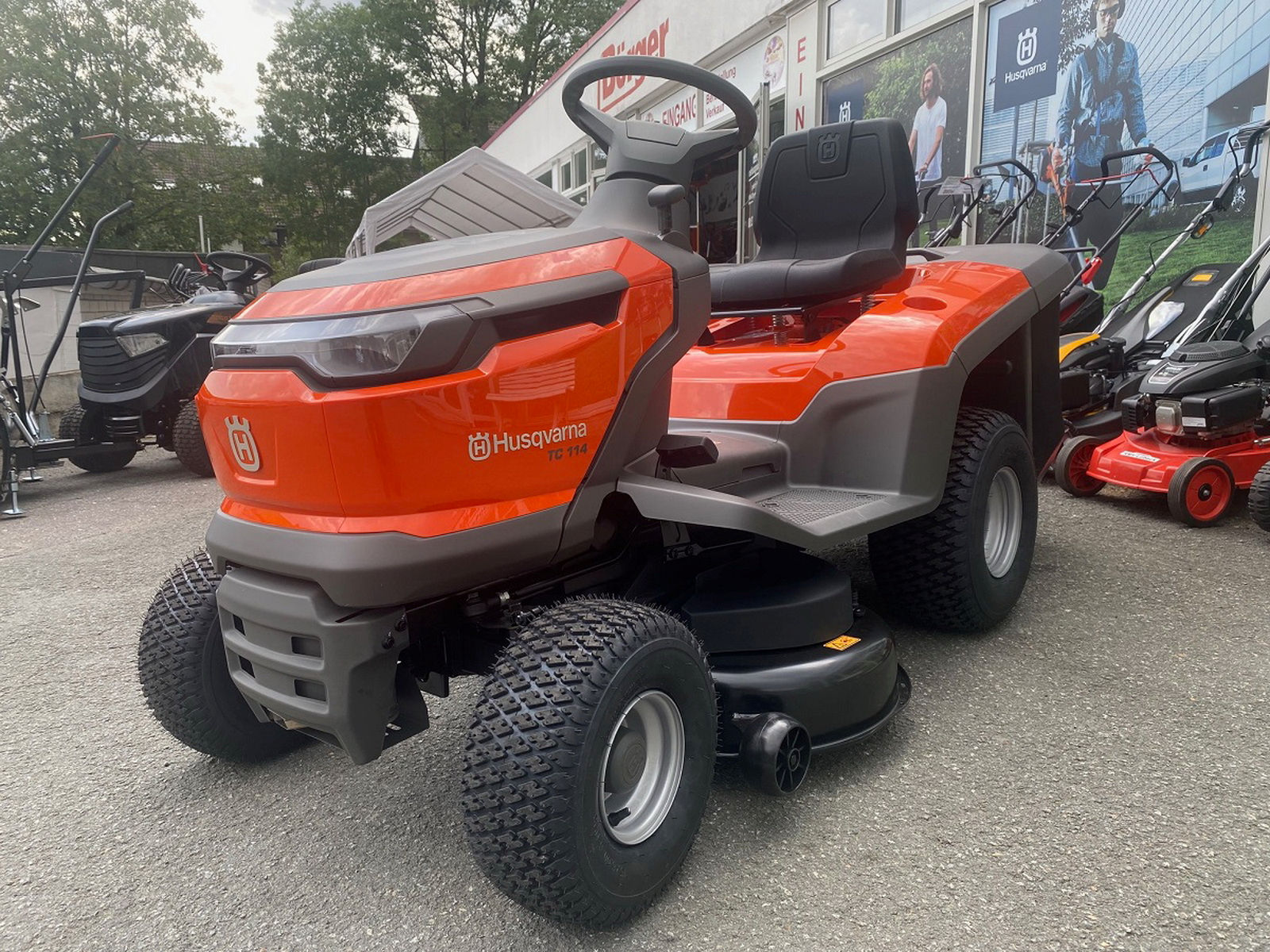 Husqvarna TC 114 Rasentraktor – Bild 3