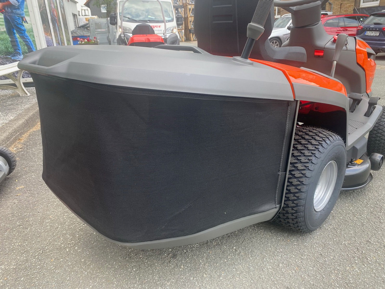 Husqvarna TC 114 Rasentraktor – Bild 4