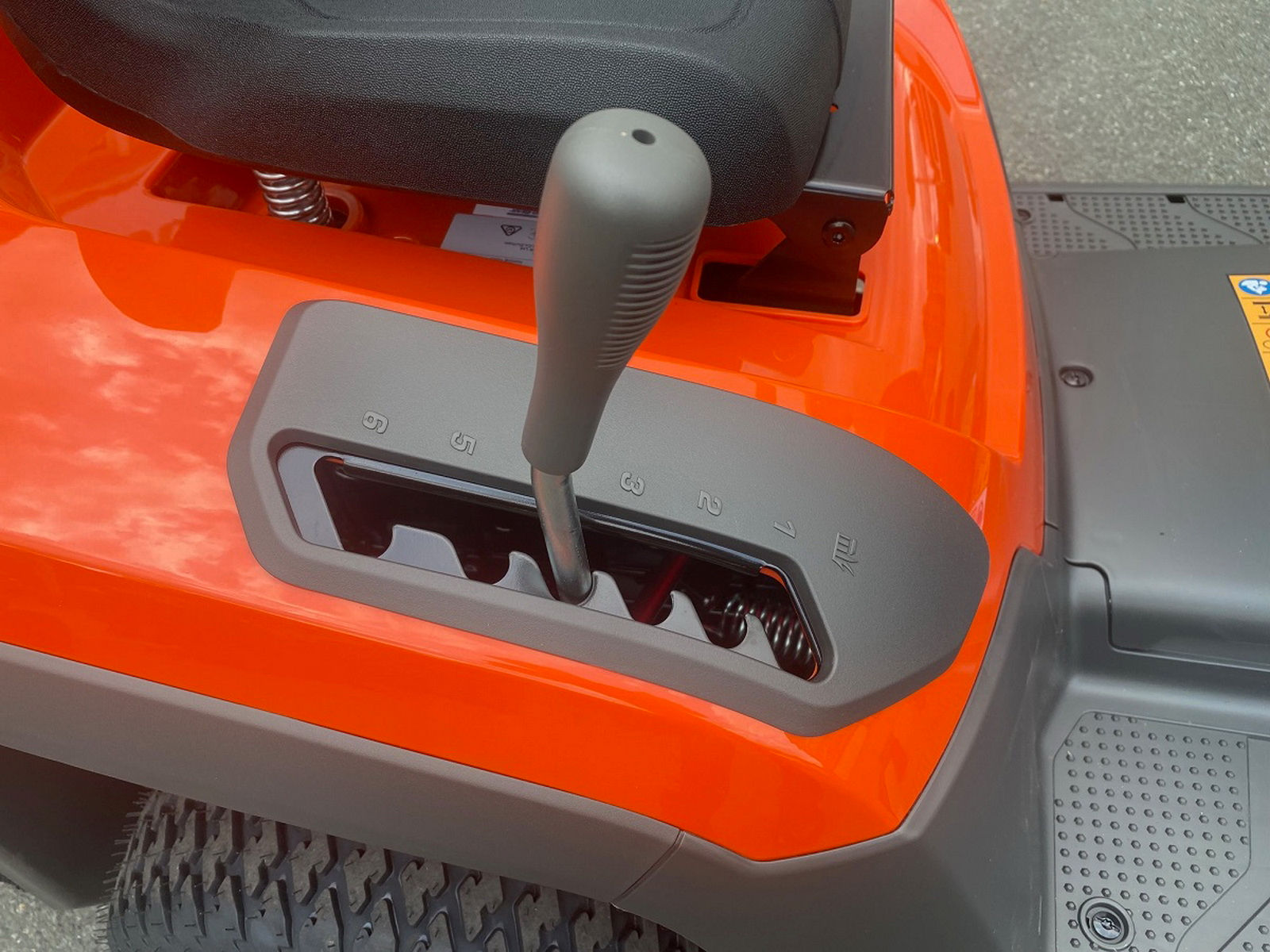 Husqvarna TC 114 Rasentraktor – Bild 7
