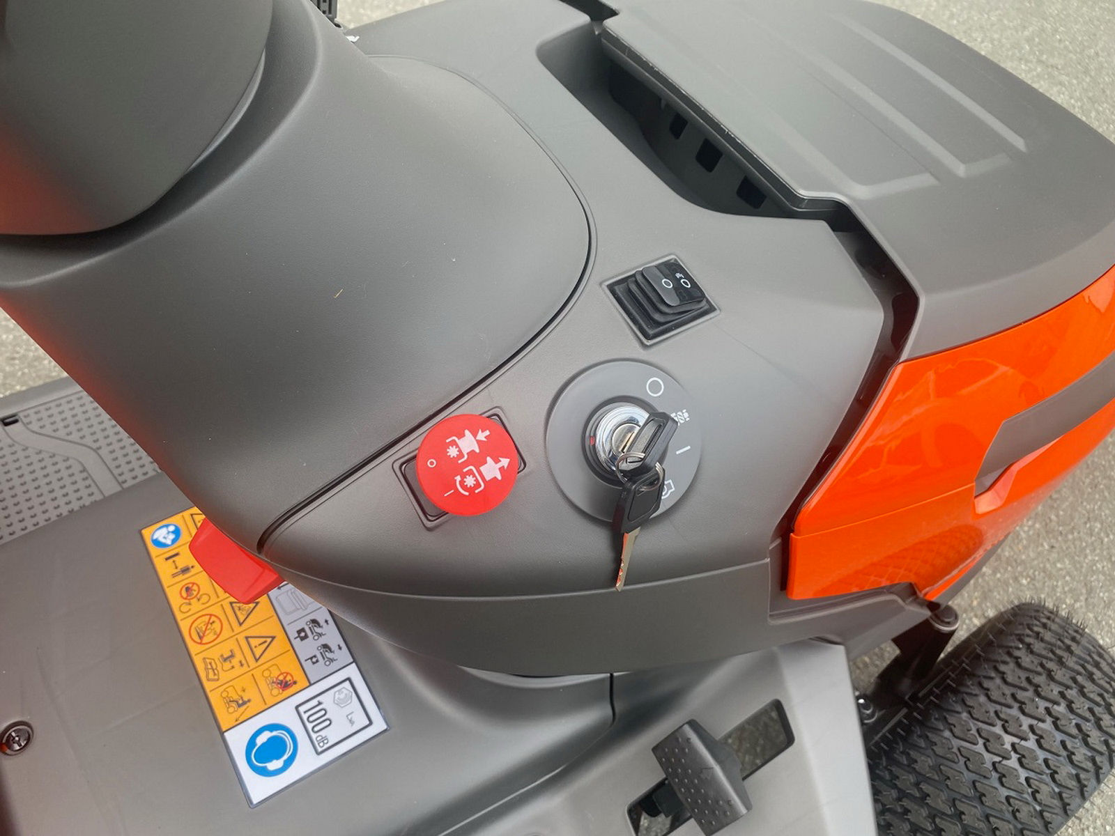 Husqvarna TC 114 Rasentraktor – Bild 10